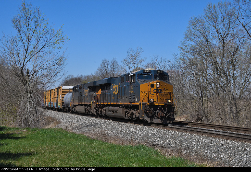 CSX 951